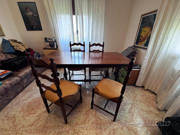 Tavolo + 4 sedie in legno