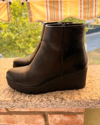 Stivaletti donna con zeppa comodi e versatili 36
