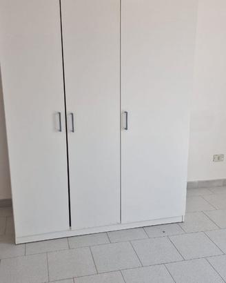 Armadi IKEA bianco