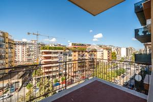 5 vani 186 mq al 5° piano via Umberto Giordano