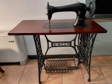 Macchina da cucire vintage SINGER.