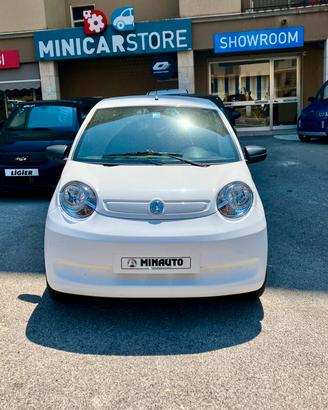 Aixam Minauto Access Bianco Pastello 2021