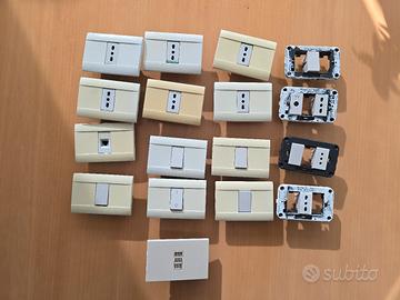 Frutti completi Ave Sistema 45 (Prese, Placche)