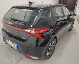 Hyundai i20 Hybrid 2023 alluvionata in garage