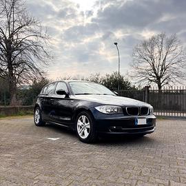 BMW SERIE 1 E87 2011 118i BENZINA 