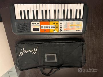 PIANOLA   YAMAHA pss-f30