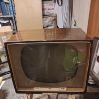 TV epoca Braun a valvole scocca in legno