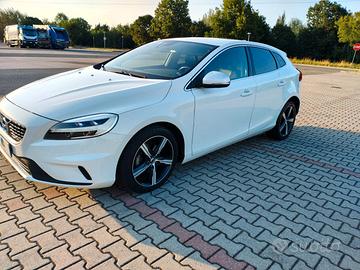 Volvo V40 2.0 d2 R-design Momentum my17
