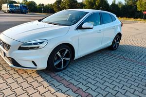 Volvo V40 2.0 d2 R-design Momentum my17