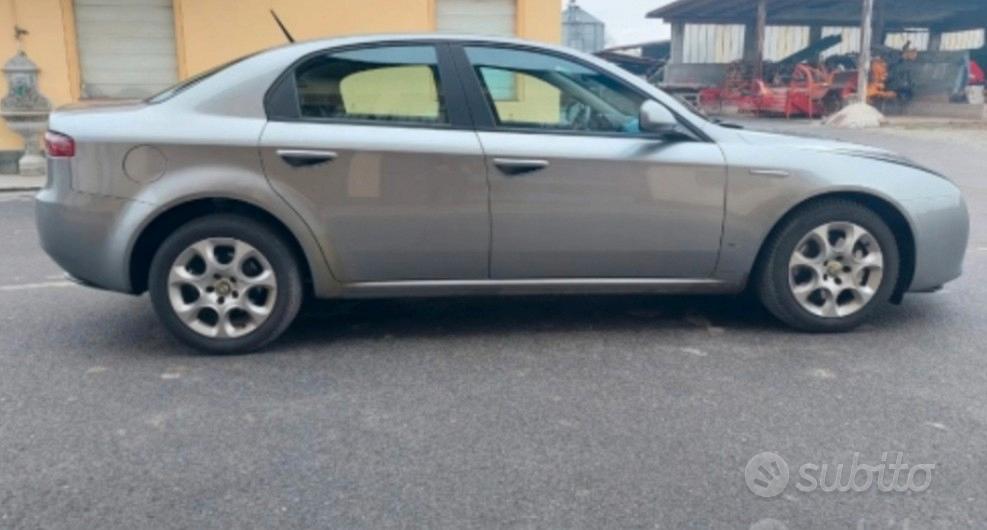 Alfa Romeo 159