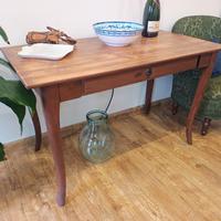 Tavolo legno con cassetto 
