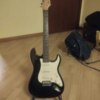 chitarra elettrica tipo stratocaster 