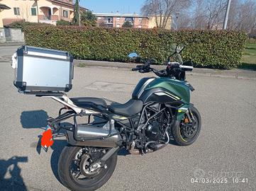 moto Benelli con pochi km