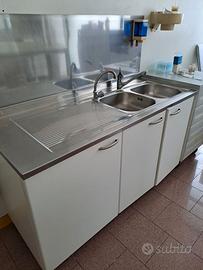 Lavandino doppio con mobile