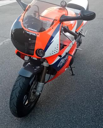 hona cbr rr 900