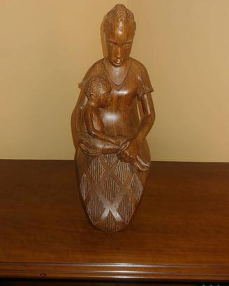 Scultura mogano. Madre con bambino. Sierra Leone