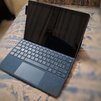 Microsoft Surface Go 2 con tastiera