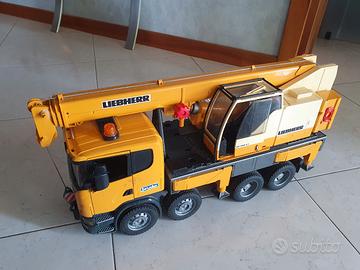 Gru Liebherr Bruder