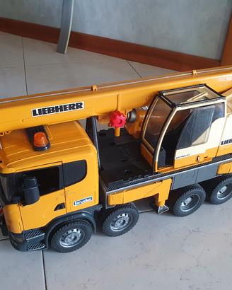 Gru Liebherr Bruder