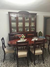 Elegante sala da pranzo completa in legno
