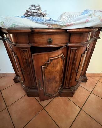 Mobile in legno massello