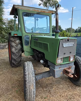 Trattore fendt 105