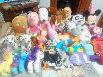 collezione di Peluches personaggi Disney 