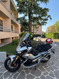 XADV 750 Desert Track con tris valigie Alluminio