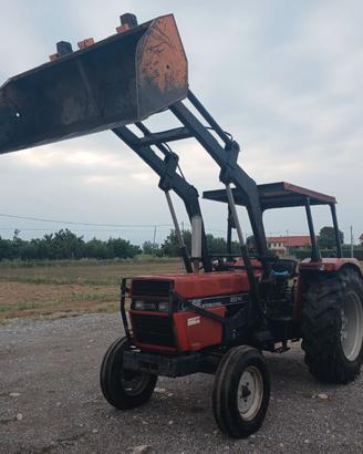 Trattore agricolo case international 845