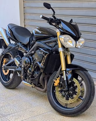 TRIUMPH STREET TRIPLE 675 Accessoriata e perfetta