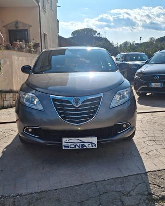 Lancia Ypsilon 0.9 TwinAir 85 CV 5 porte S&S Gold 