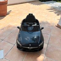 Macchina Merdedes elettrica per bambini