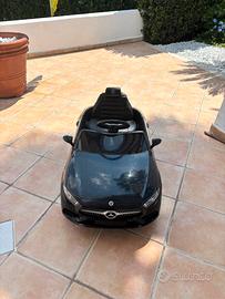 Macchina Merdedes elettrica per bambini