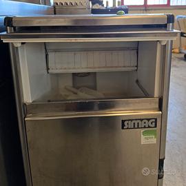 MACCHINA DEL GHIACCIO 
Marca "SIMAG"
-Modello "SDN