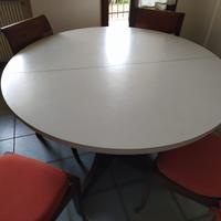 Tavolo rotondo da pranzo
