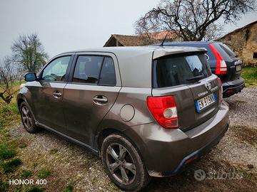 TOYOTA URBAN CRUISER