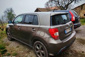 TOYOTA URBAN CRUISER