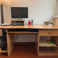Scrivania Porta PC robusta con ripiani estraibili
