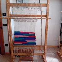 Telaio per tessitura arazzi e tappeti