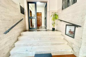 MONOLOCALE A NAPOLI