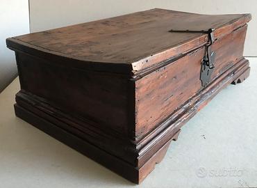 Cassettina XVIII sec. in noce serratura originale