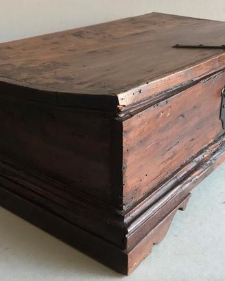 Cassettina XVIII sec. in noce serratura originale