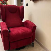 Poltrona relax elettrica rossa in velluto