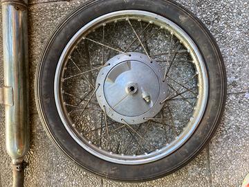 Ruota completa Ducati  e marmitta Ducati Scrambler