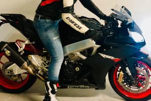 APRILIA RSV4