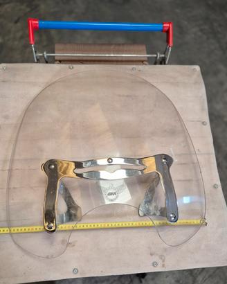 parabrezza intruder 1500 LC marca Givi