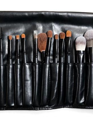Set 24 pennelli trucco professionali con cintura