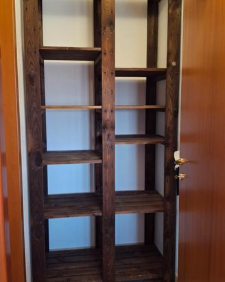 Scaffale a giorno in legno