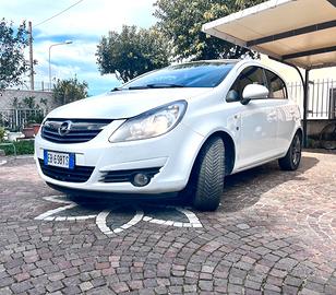 Opel corsa 1.2 gpl 5 porte pronta all'uso