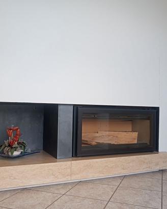 Caminetto a Legna nuovo con rivestimento lineare